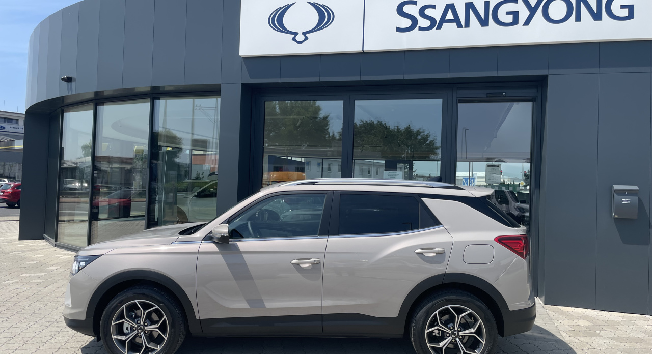 KGM Korando Style+ MT / FWD / EBL