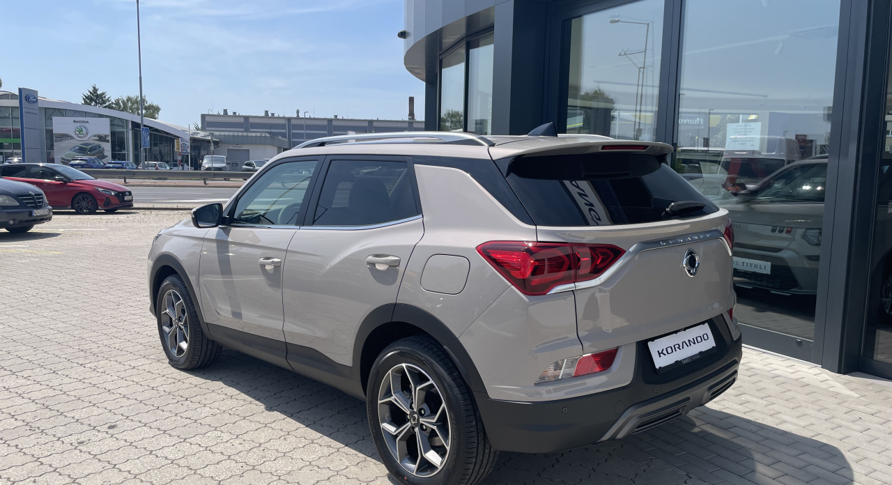 KGM Korando Style+ MT / FWD / EBL