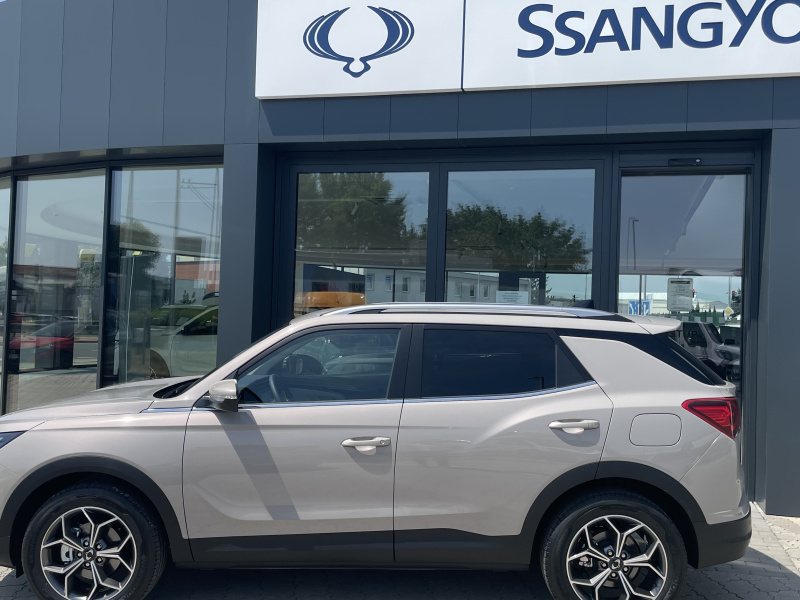 KGM Korando Style+ MT / FWD / EBL