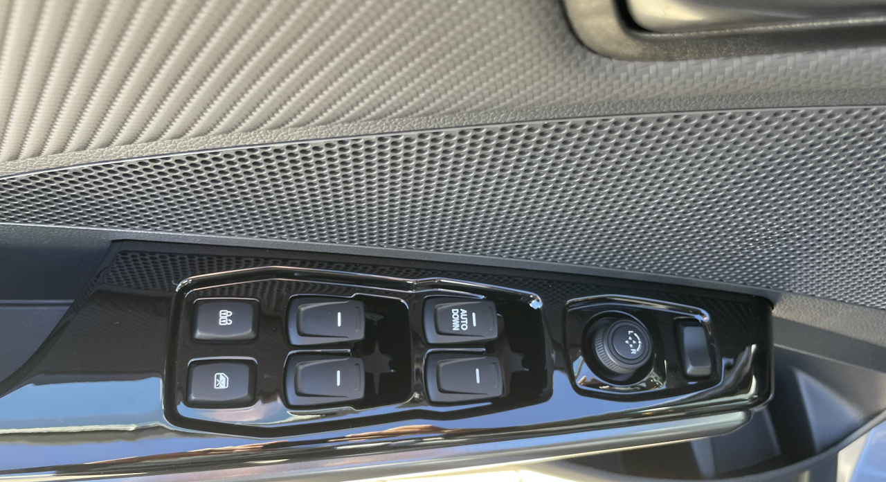 KGM Tivoli Style MT / FWD / ADE