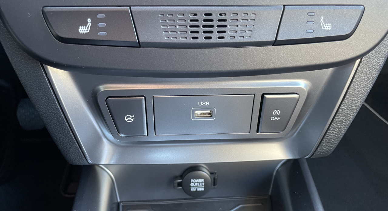 KGM Tivoli Style MT / FWD / ADE