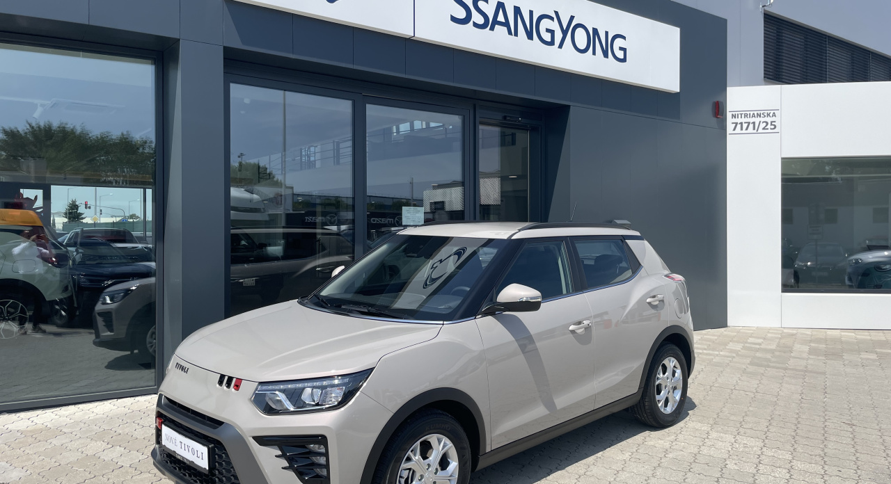 KGM Tivoli Style MT / FWD / EBL