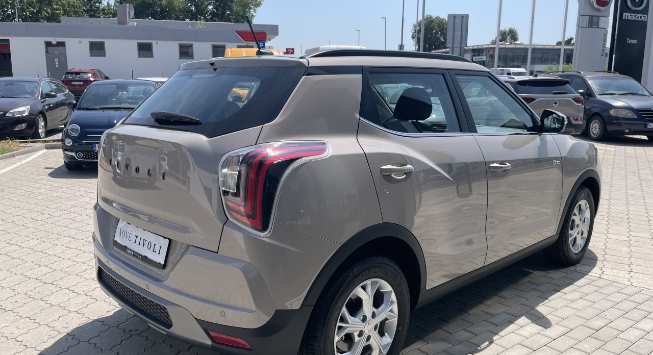 KGM Tivoli Style MT / FWD / EBL