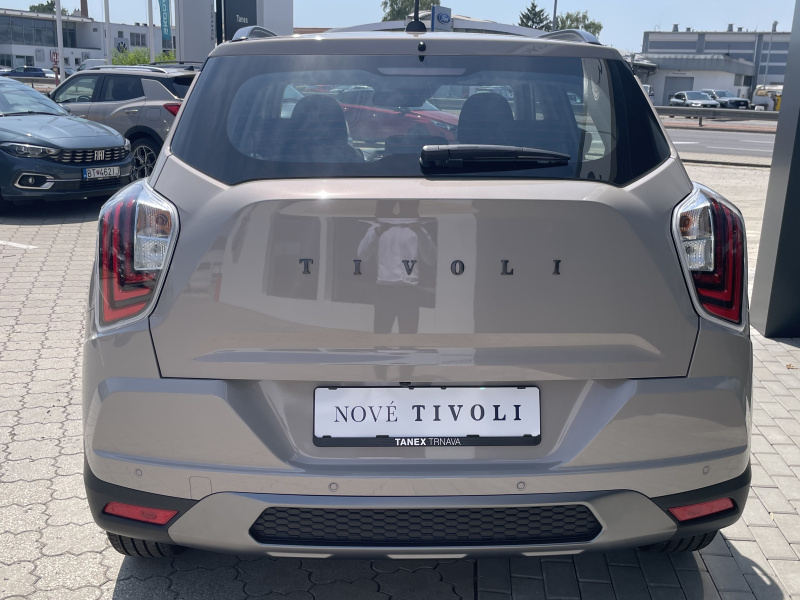 KGM Tivoli Style MT / FWD / EBL