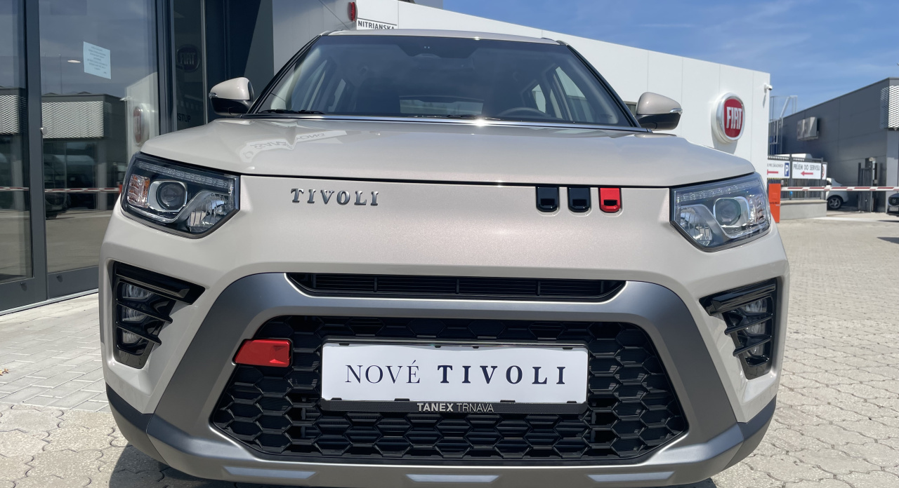 KGM Tivoli Style MT / FWD / EBL