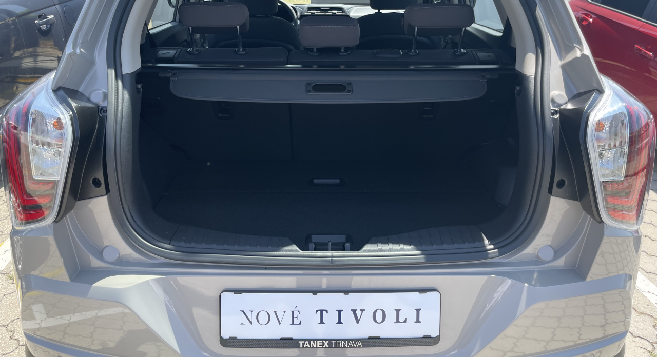 KGM Tivoli Style MT / FWD / EBL