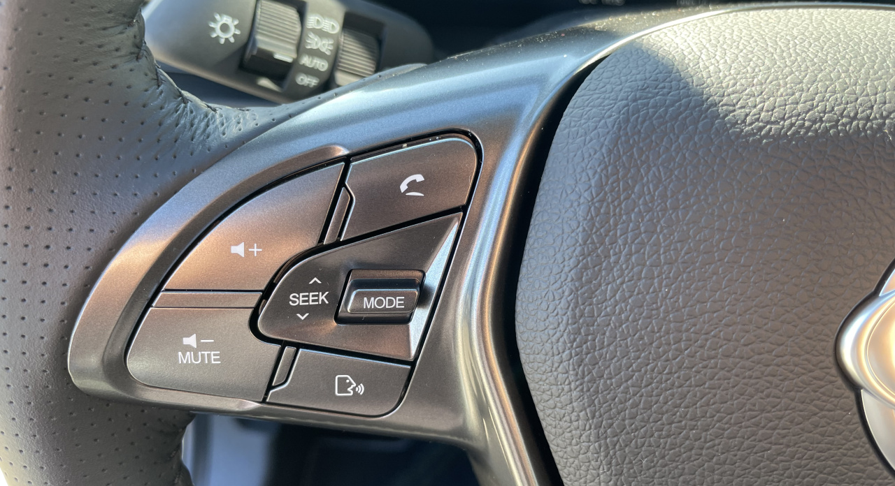 KGM Tivoli Style MT / FWD / EBL