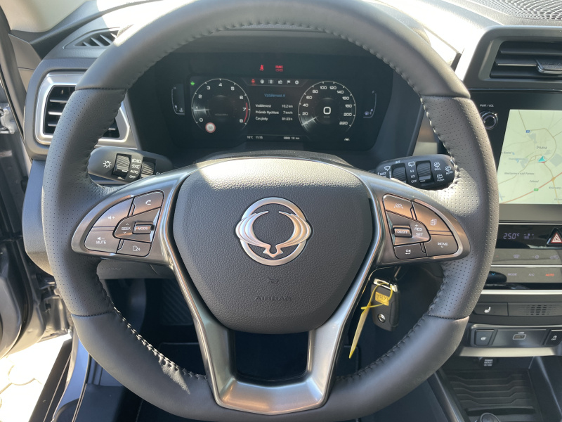 KGM Tivoli Style MT / FWD / EBL