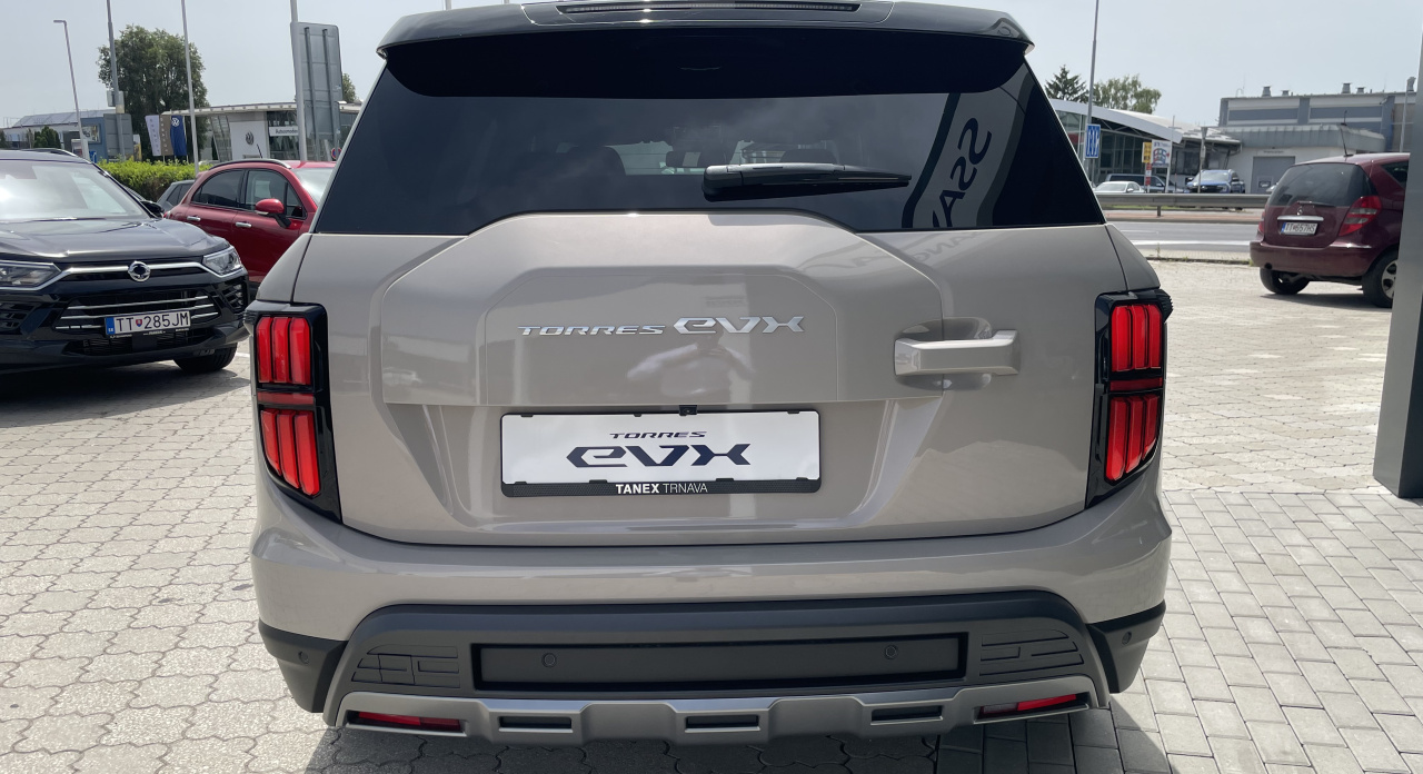 KGM Torres EVX Premium AT / FWD / EBL