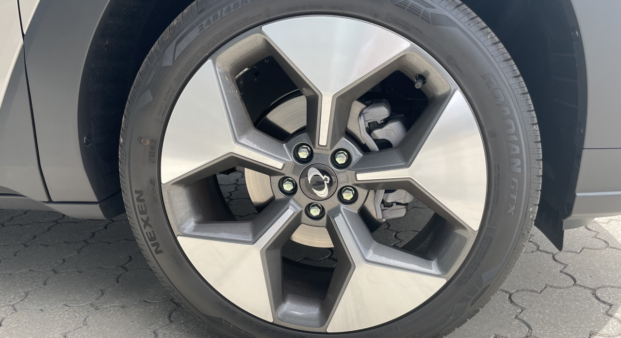 KGM Torres EVX Premium AT / FWD / EBL