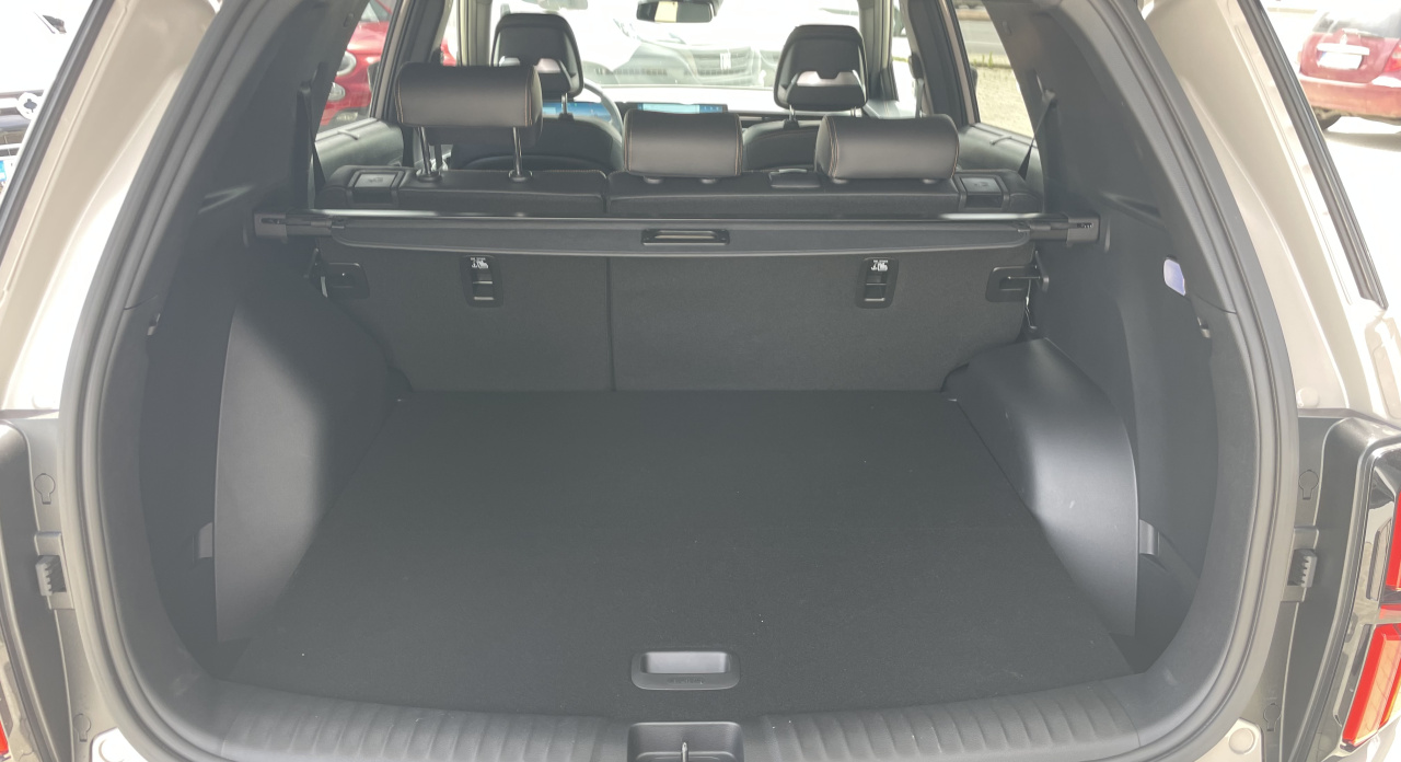 KGM Torres EVX Premium AT / FWD / EBL