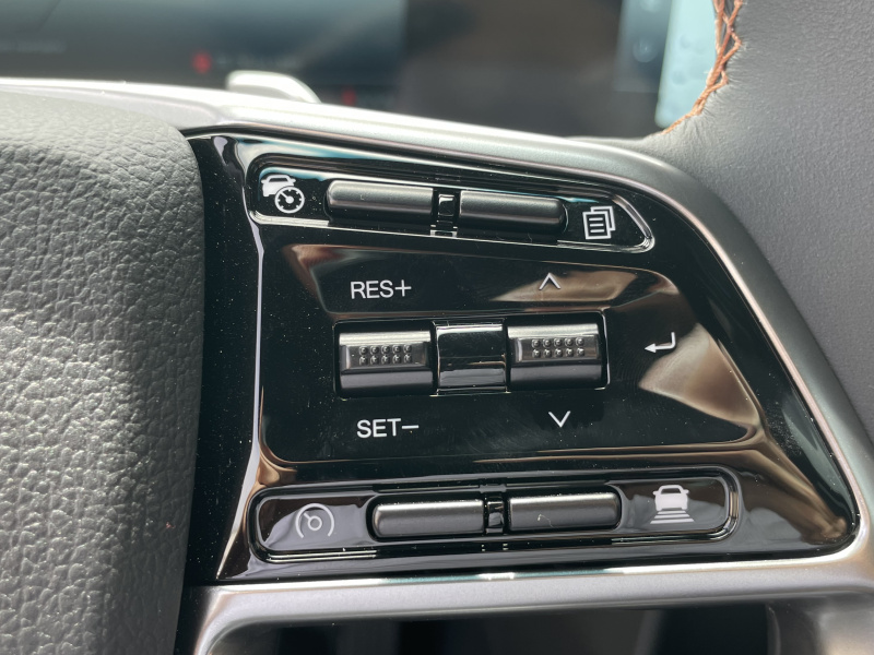 KGM Torres EVX Premium AT / FWD / EBL