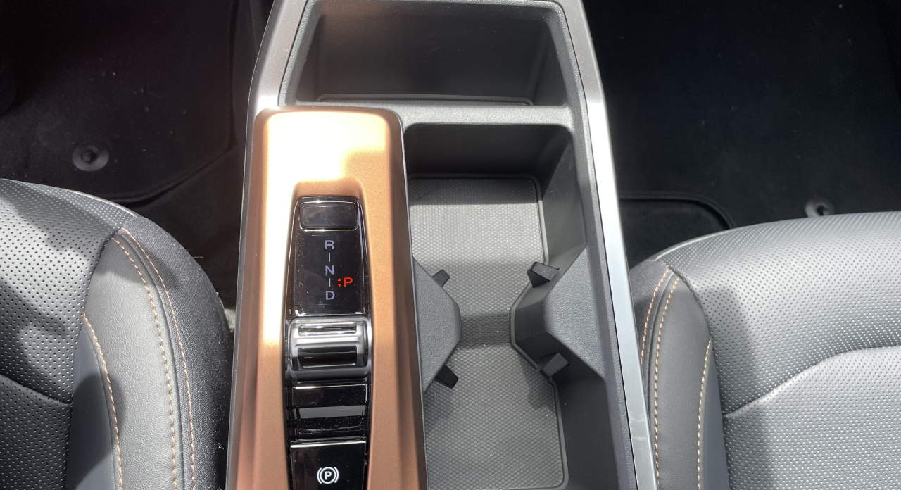 KGM Torres EVX Premium AT / FWD / EBL