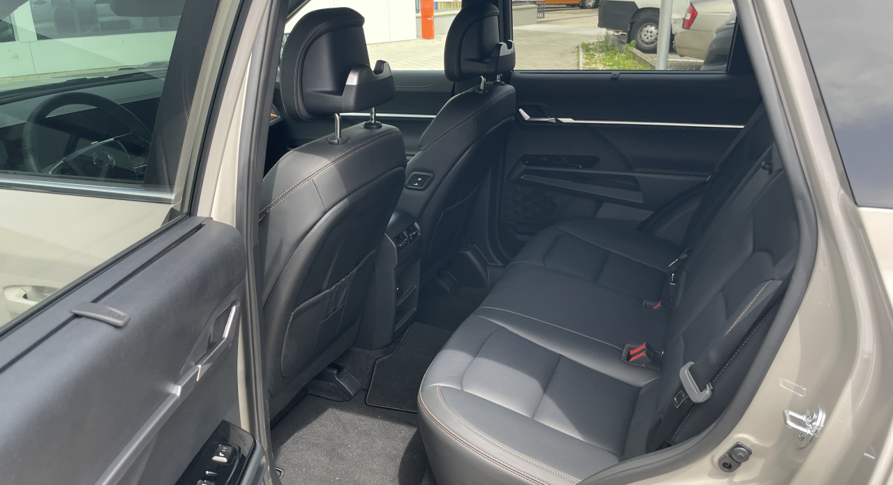 KGM Torres EVX Premium AT / FWD / EBL