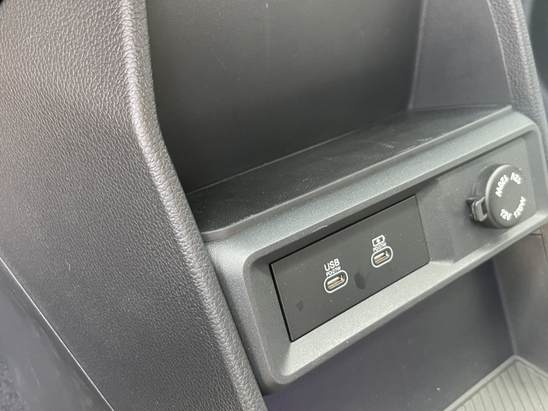 KGM Torres EVX Premium AT / FWD / EBL