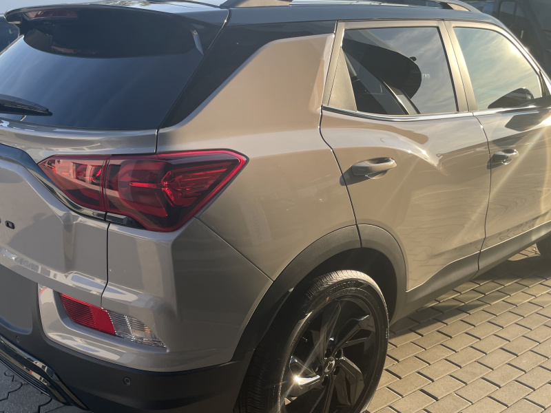 KGM Korando Style+ AT / FWD / AT / BLACK / TECH