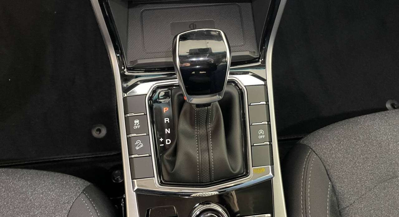 KGM Korando Style+ AT / FWD / AT / BLACK / TECH