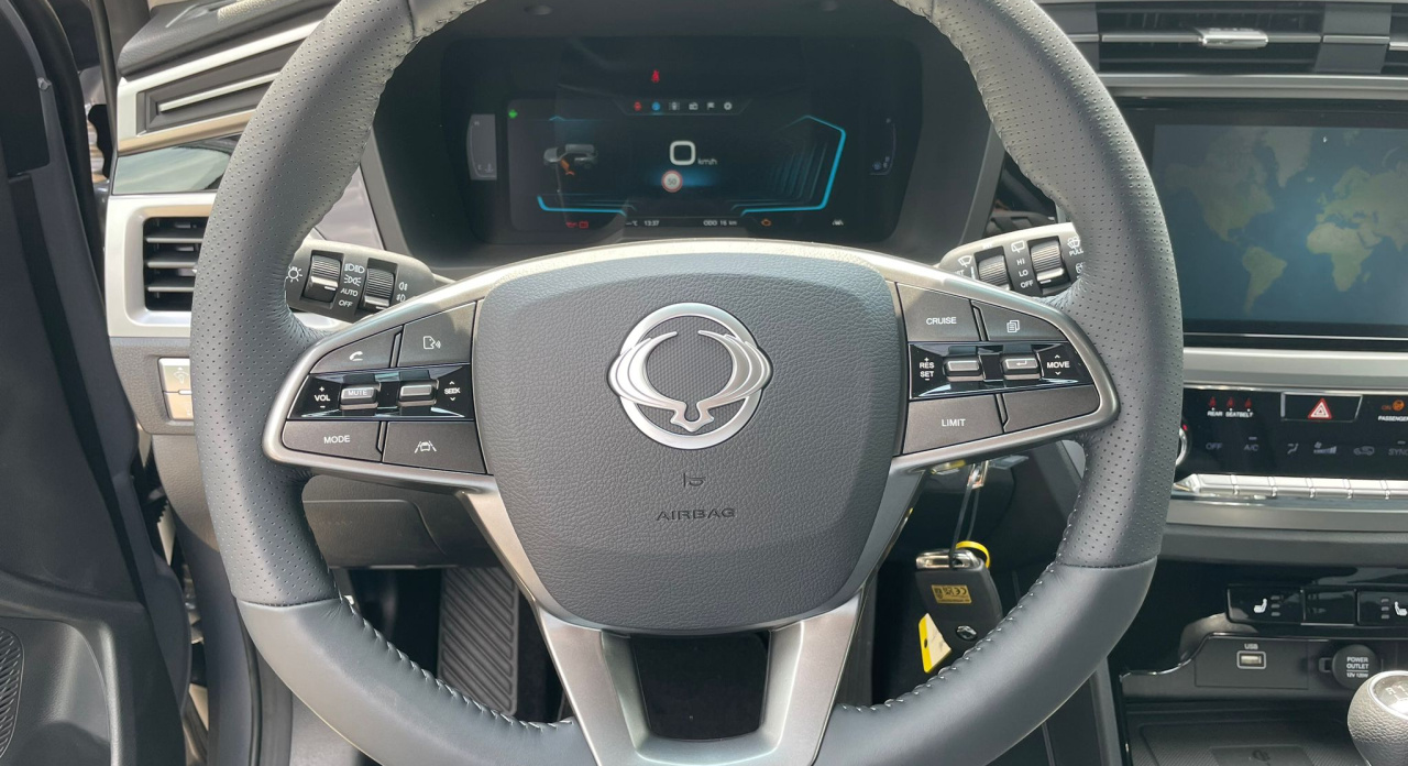 KGM Korando Style+ MT / FWD / EBL