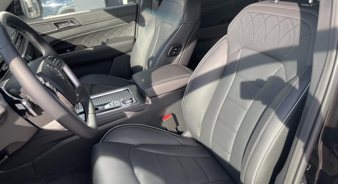 KGM Rexton Premium+ AT / AWD / LAK / BLACK