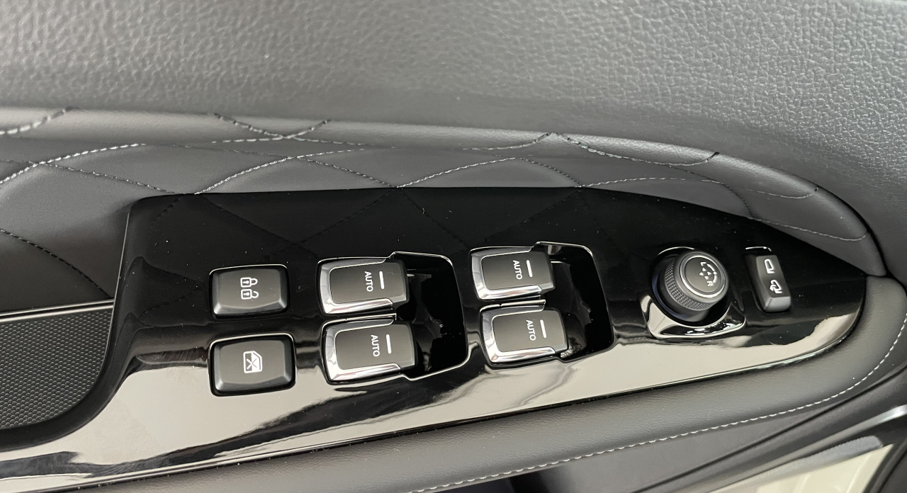 KGM Rexton Premium+ AT / AWD / LAK / BLACK