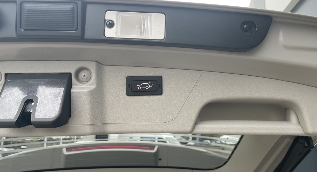 KGM Korando Premium AT / FWD / EBL / BLACK