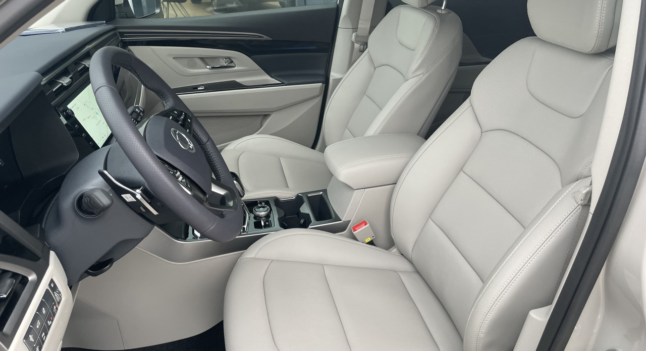 KGM Korando Premium AT / FWD / EBL / BLACK