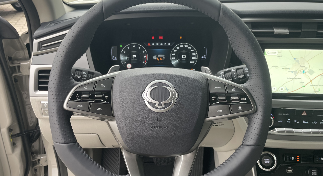 KGM Korando Premium AT / FWD / EBL / BLACK