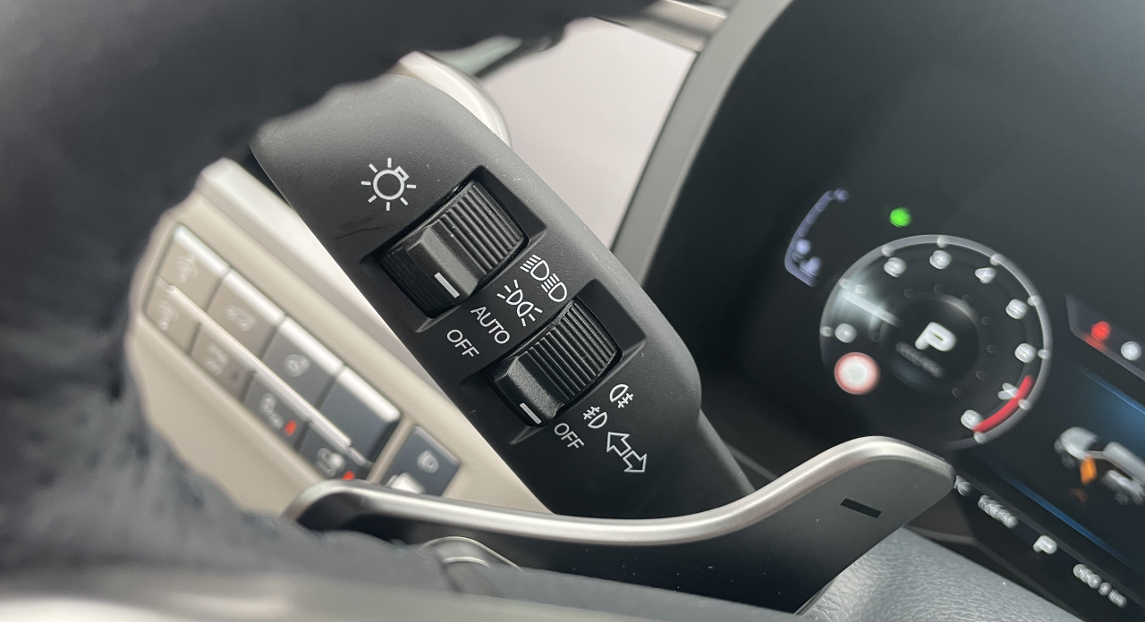 KGM Korando Premium AT / FWD / EBL / BLACK