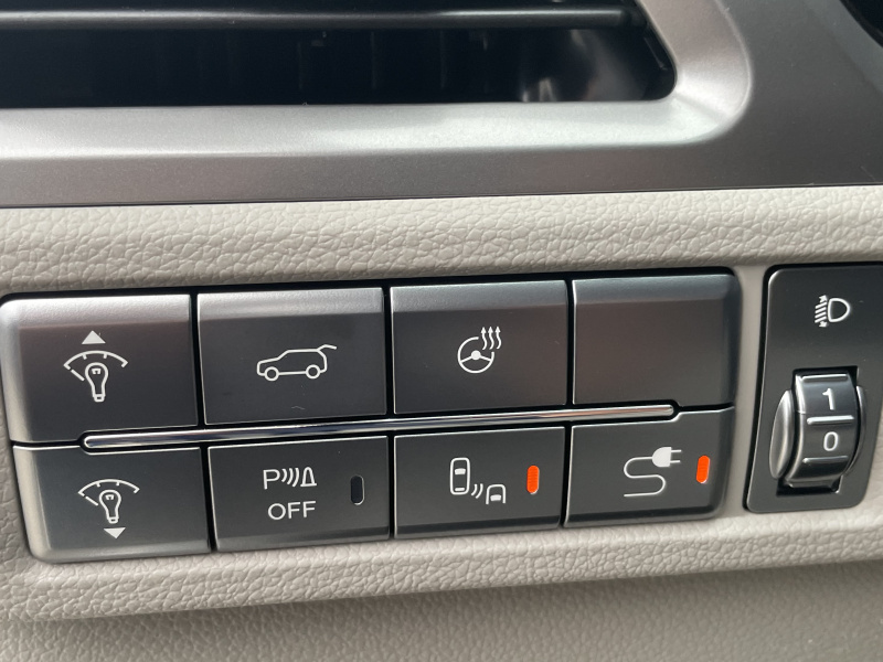 KGM Korando Premium AT / FWD / EBL / BLACK