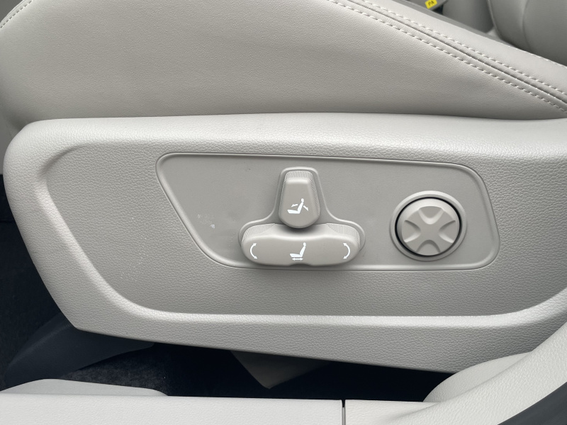 KGM Korando Premium AT / FWD / EBL / BLACK