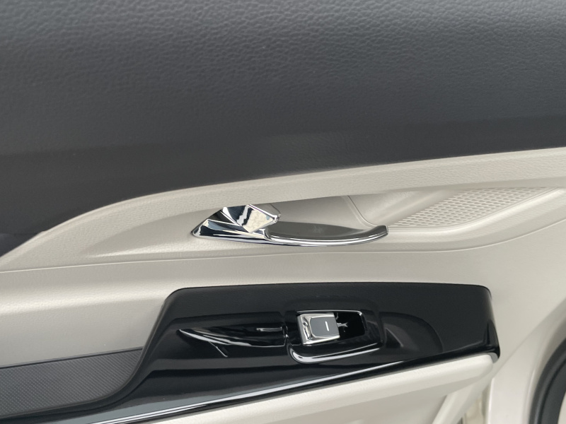 KGM Korando Premium AT / FWD / EBL / BLACK