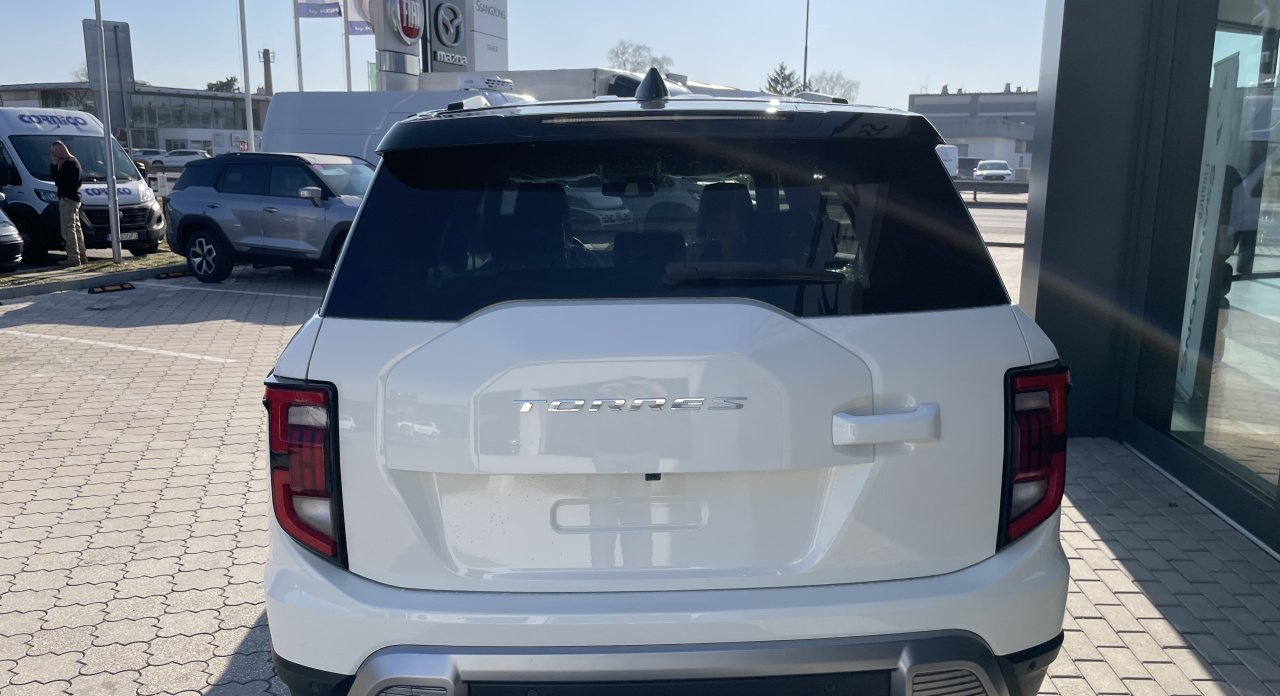 KGM Torres Style AT / FWD / 2WA / E16 / SCU