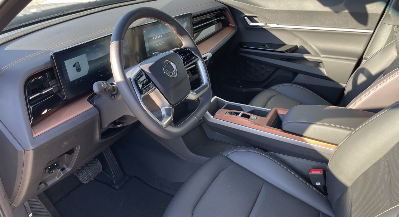 KGM Torres Style AT / FWD / 2WA / E16 / SCU