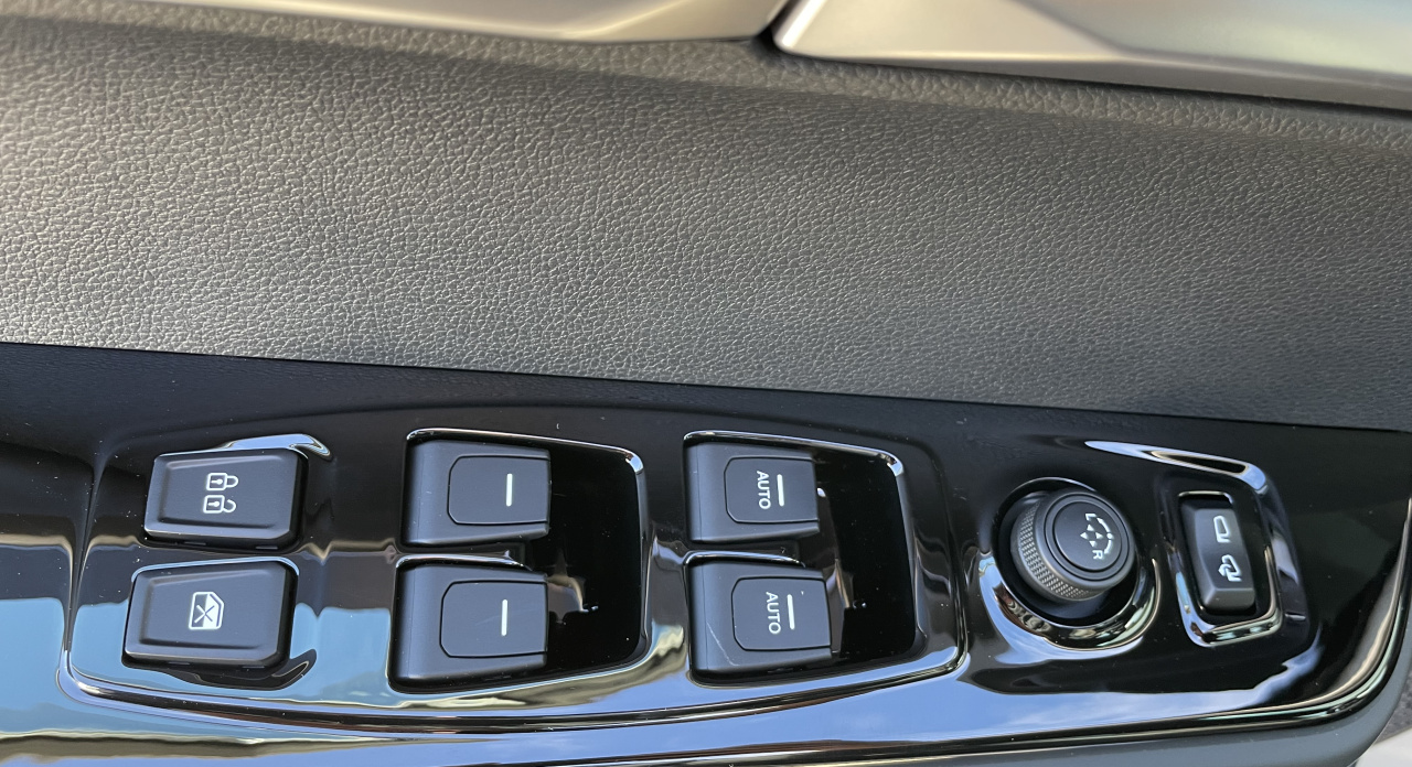 KGM Torres Style AT / FWD / 2WA / E16 / SCU