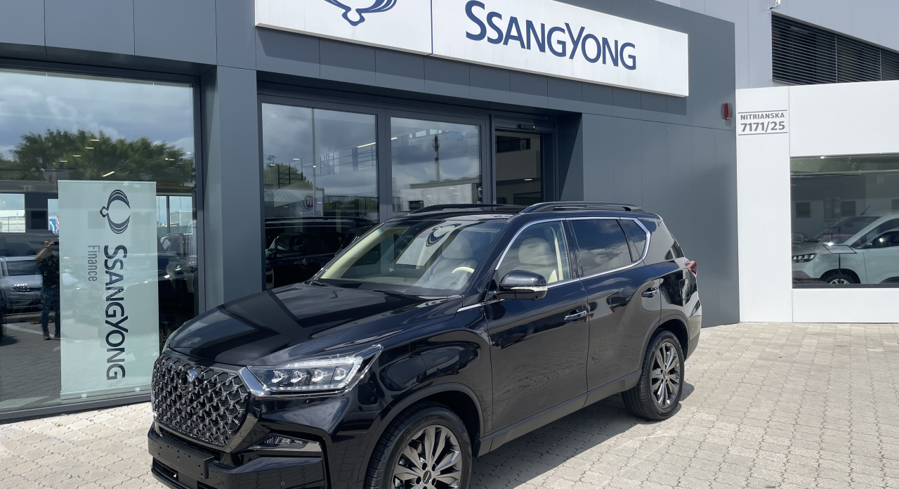 KGM Rexton Premium+ AT / AWD / LAK / BLACK / SV.INT