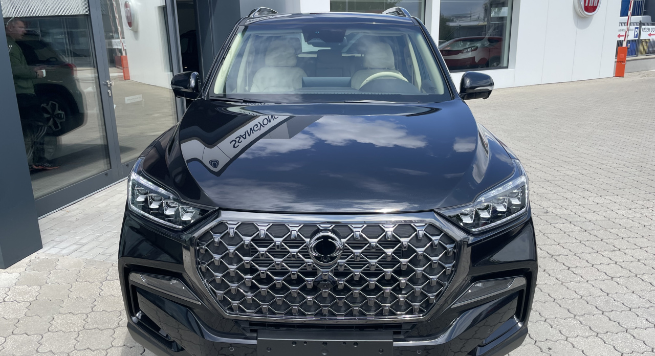 KGM Rexton Premium+ AT / AWD / LAK / BLACK / SV.INT