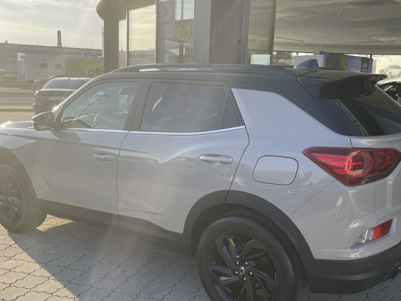 KGM Korando Premium AT / FWD / EBL / BLACK