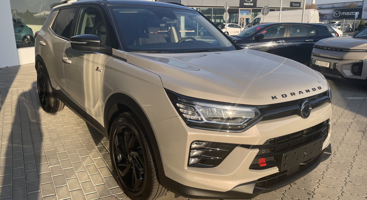 KGM Korando Premium AT / FWD / EBL / BLACK