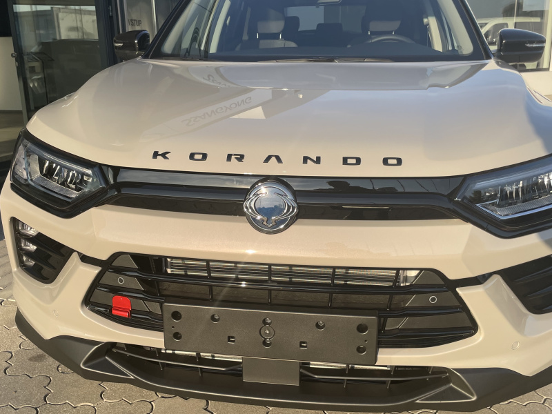 KGM Korando Premium AT / FWD / EBL / BLACK