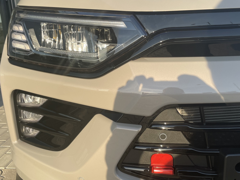 KGM Korando Premium AT / FWD / EBL / BLACK