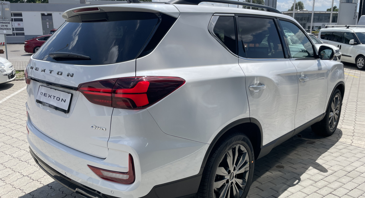 KGM Rexton Premium+ AT / AWD / WAK / BLACK