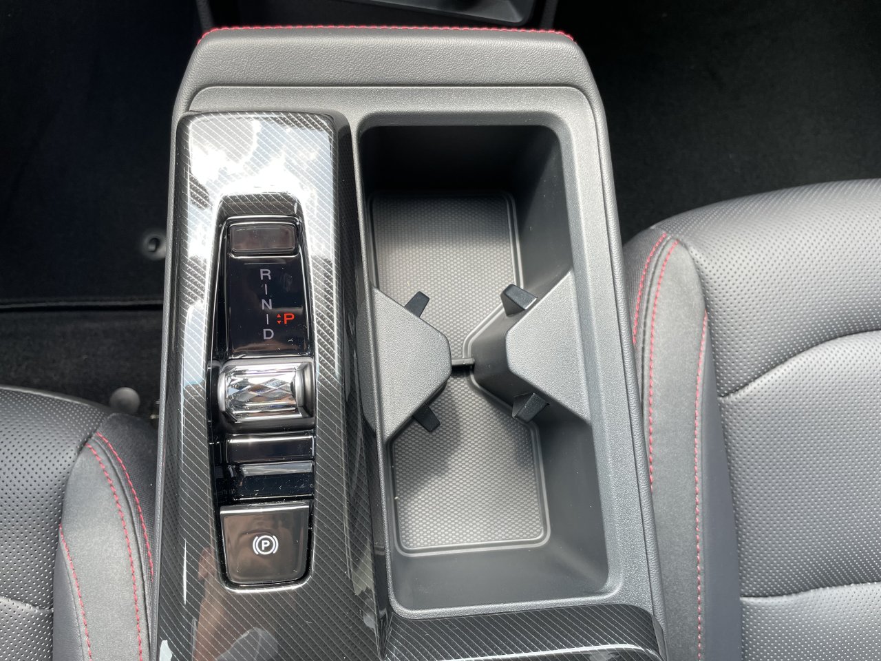 KGM Actyon Premium AT / FWD / WAA