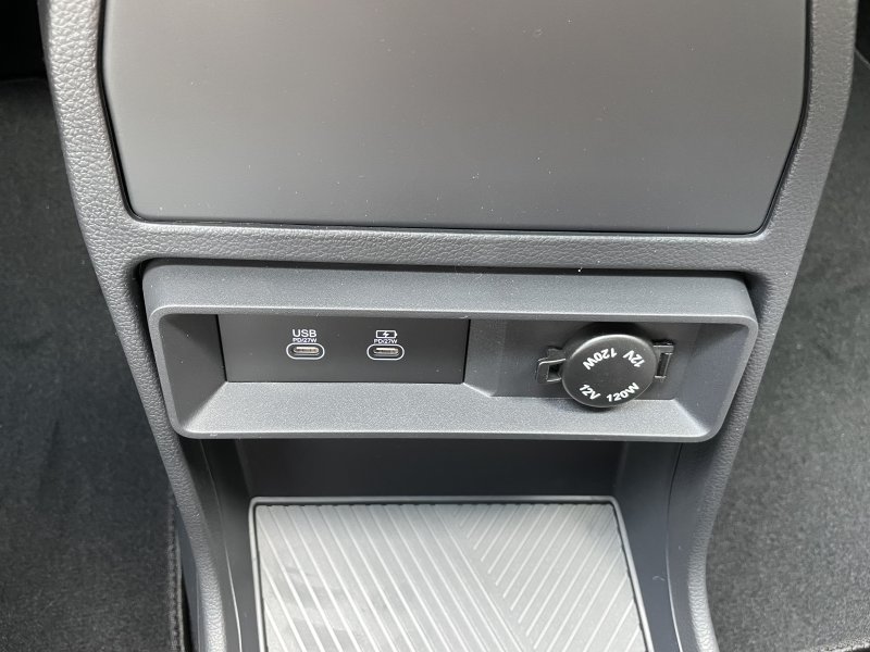 KGM Actyon Premium AT / FWD / WAA