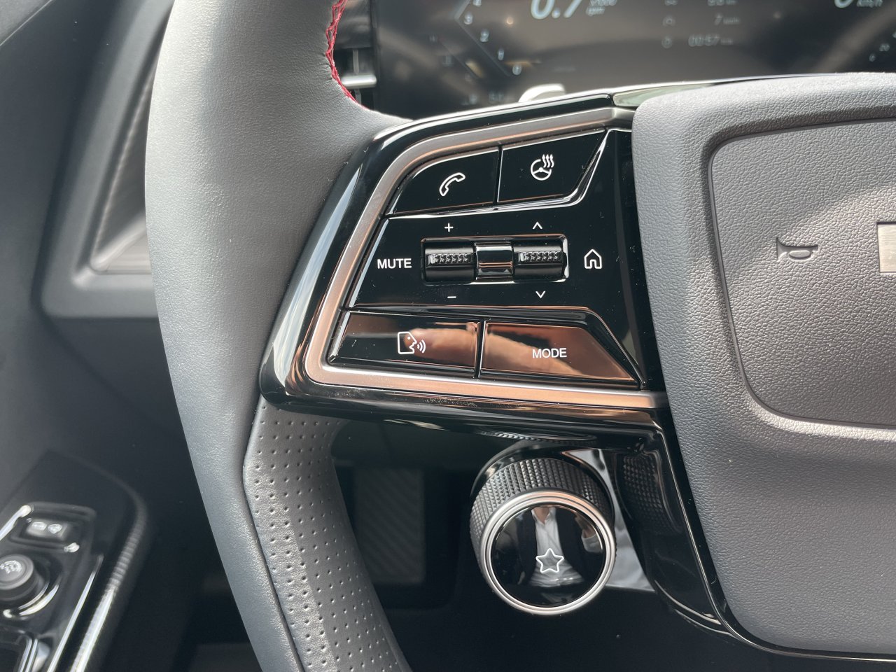 KGM Actyon Premium AT / FWD / WAA