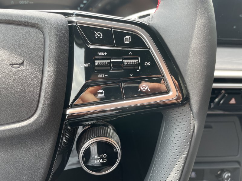 KGM Actyon Premium AT / FWD / WAA