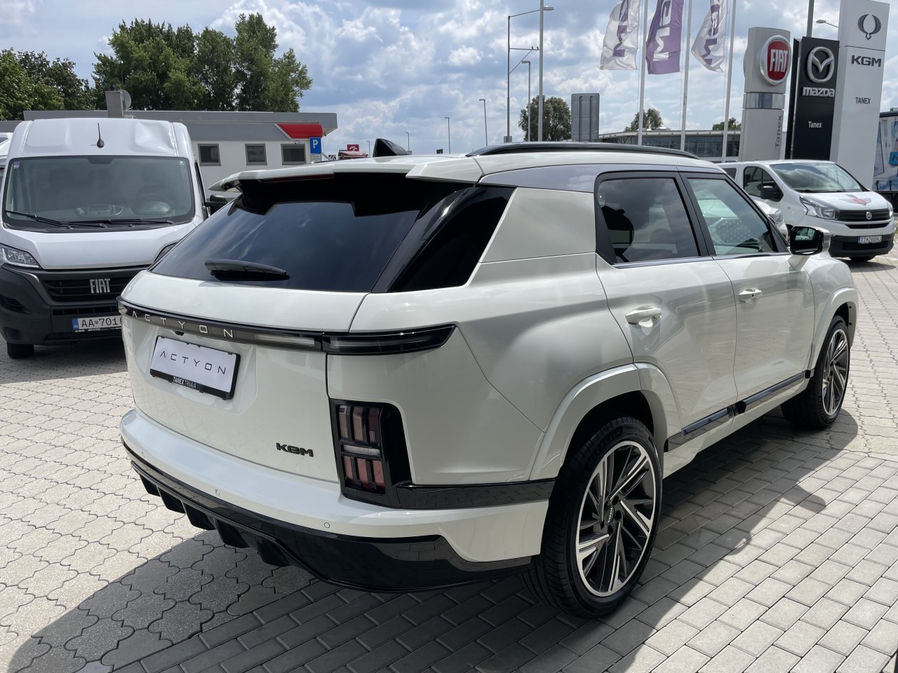 KGM Actyon Premium AT / FWD / WAA