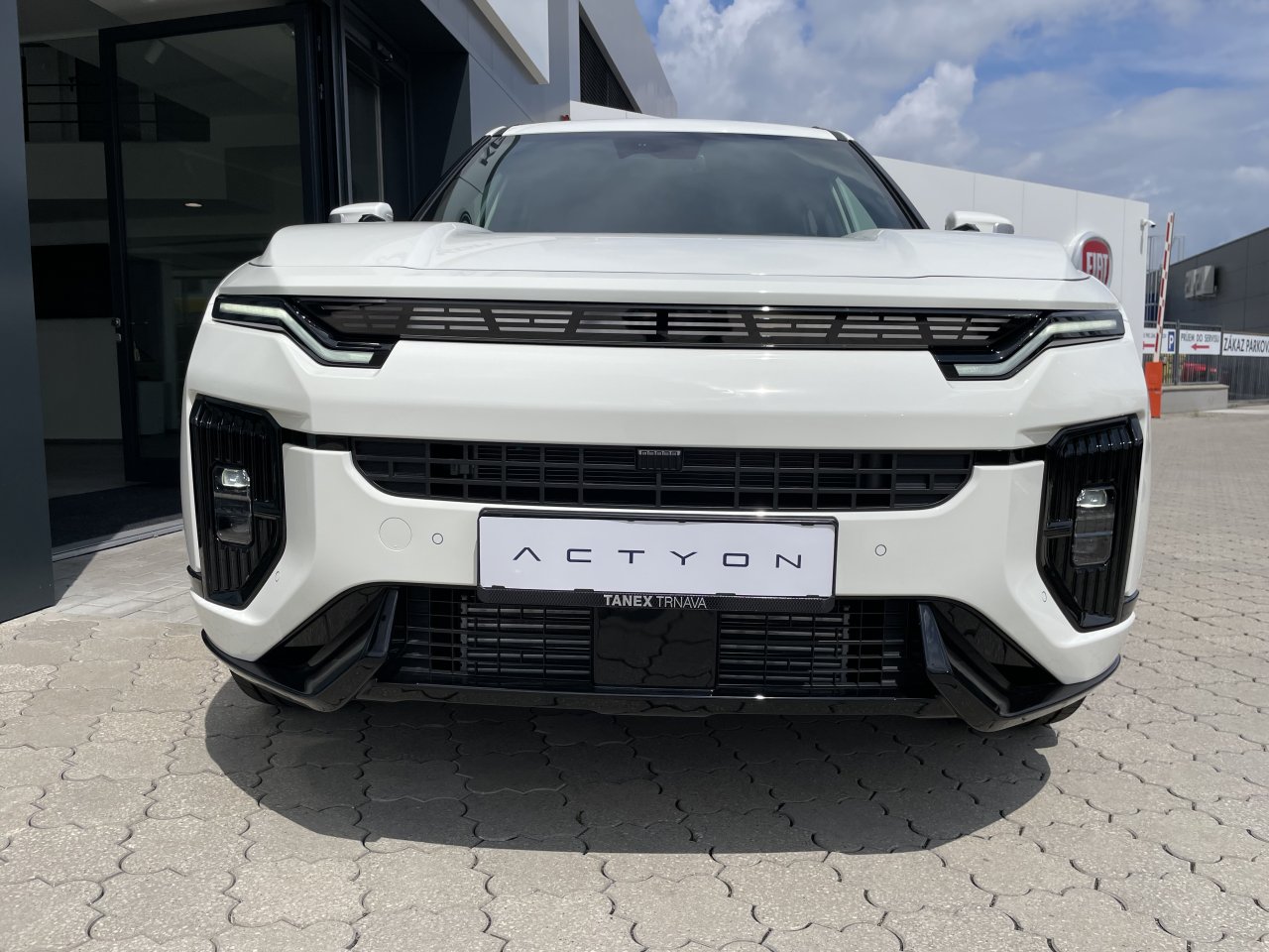 KGM Actyon Premium AT / FWD / WAA