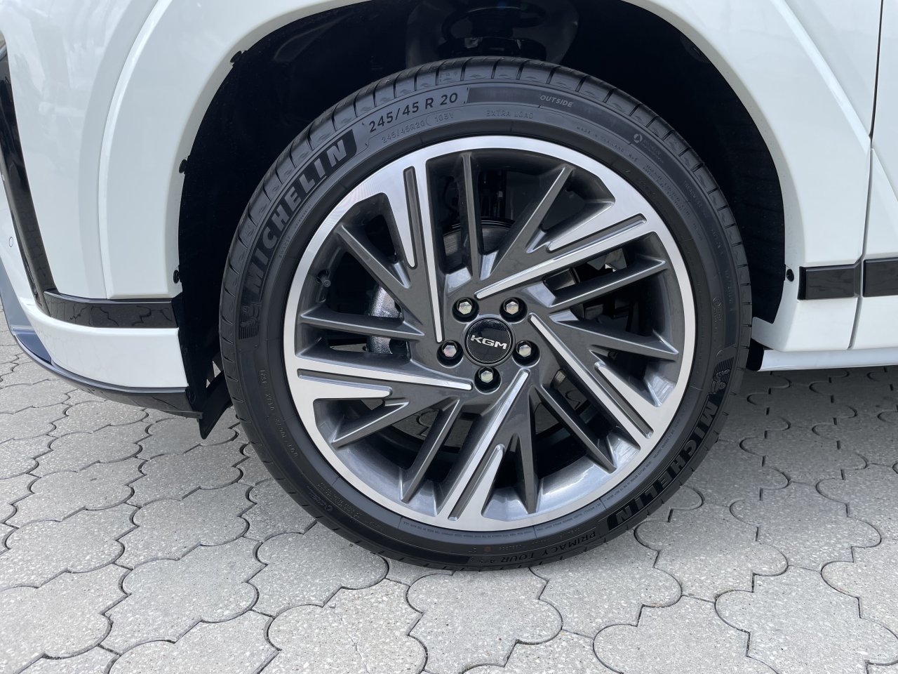 KGM Actyon Premium AT / FWD / WAA