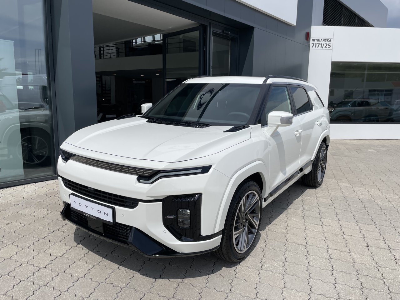 KGM Actyon Premium AT / FWD / WAA