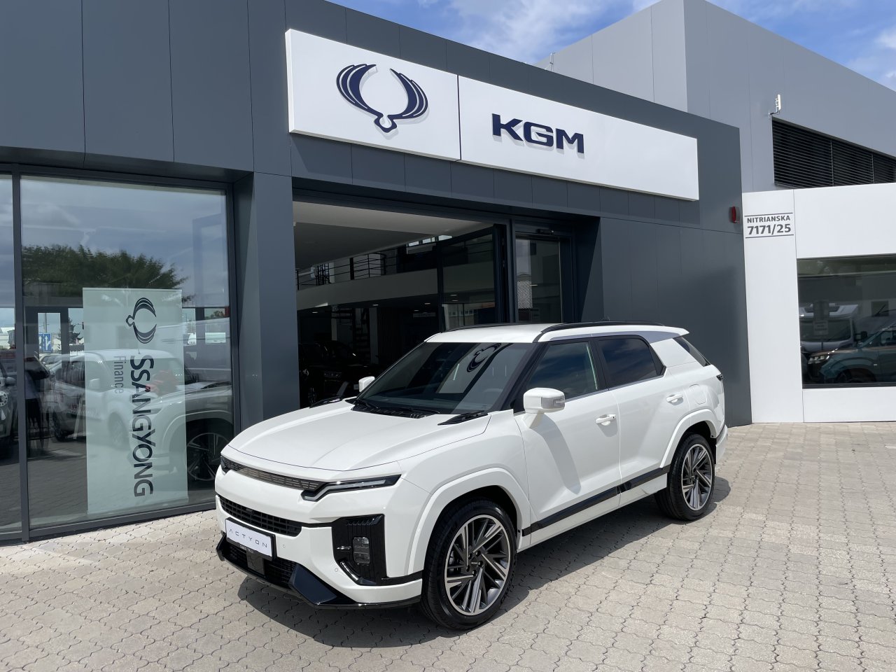 KGM Actyon Premium AT / FWD / WAA